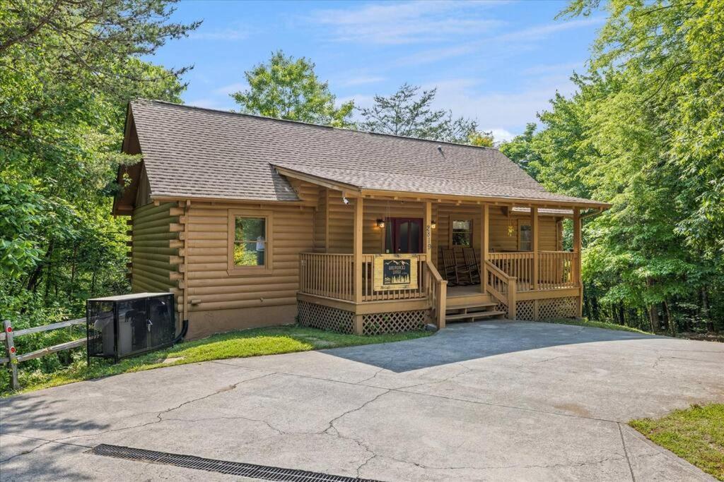 1 Min To The Parkway Spacious Cabin W 3 Suites And Extra Bedroom! Пиджен Фордж Екстериор снимка
