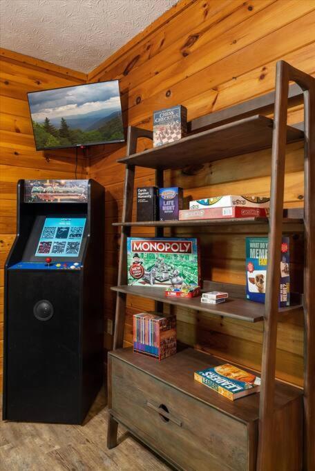 1 Min To The Parkway Spacious Cabin W 3 Suites And Extra Bedroom! Пиджен Фордж Екстериор снимка