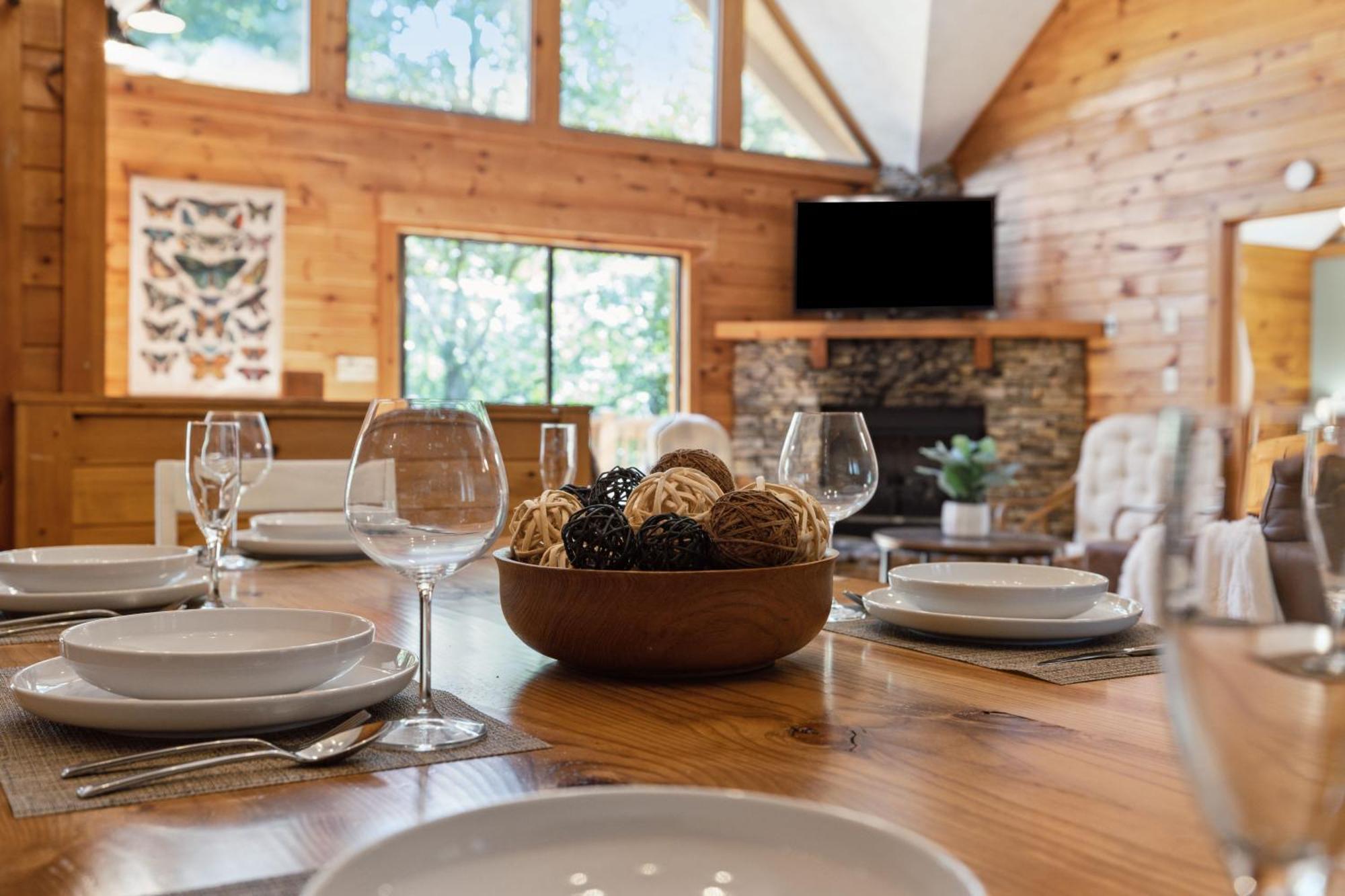1 Min To The Parkway Spacious Cabin W 3 Suites And Extra Bedroom! Пиджен Фордж Екстериор снимка