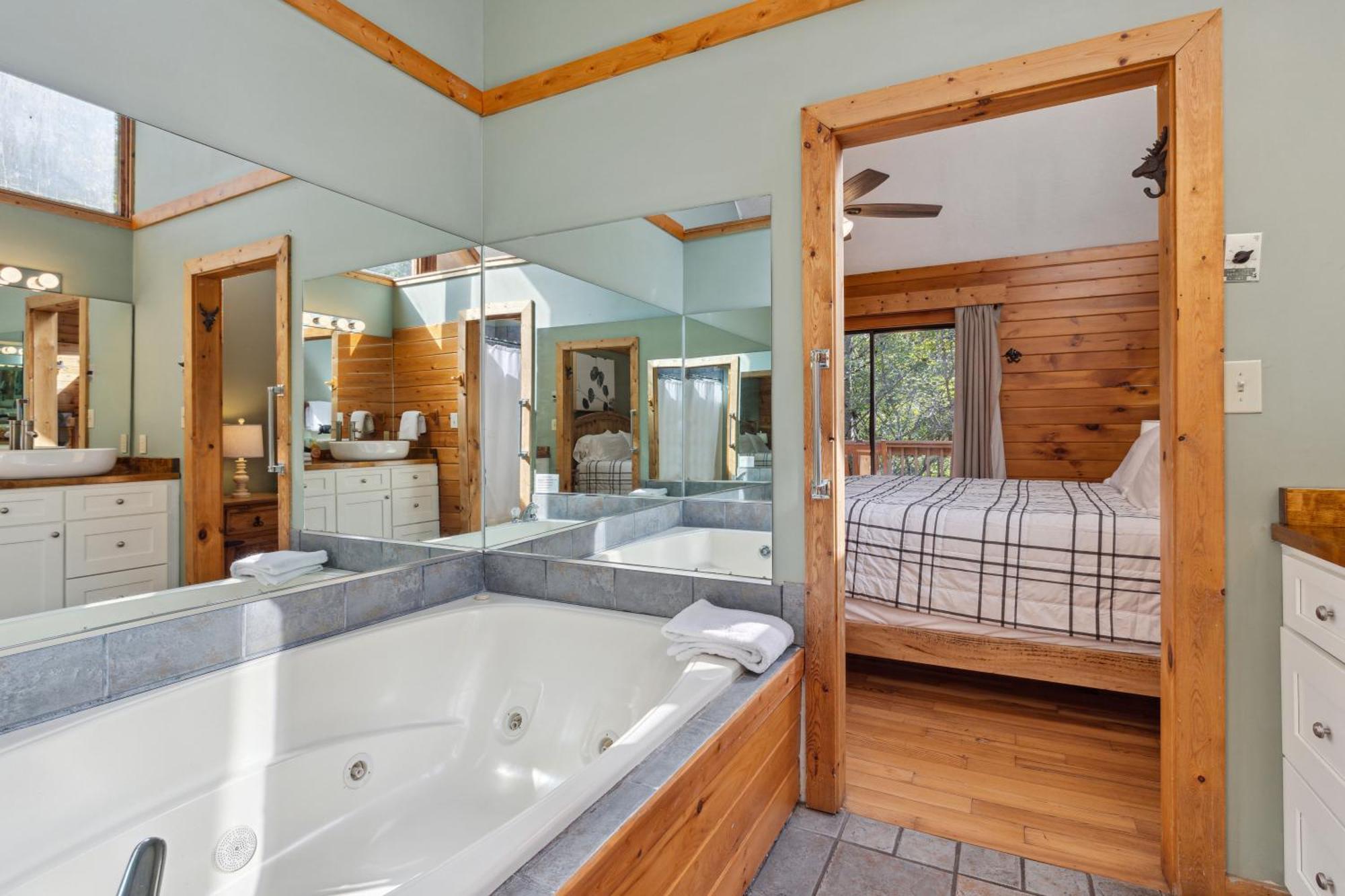 1 Min To The Parkway Spacious Cabin W 3 Suites And Extra Bedroom! Пиджен Фордж Екстериор снимка