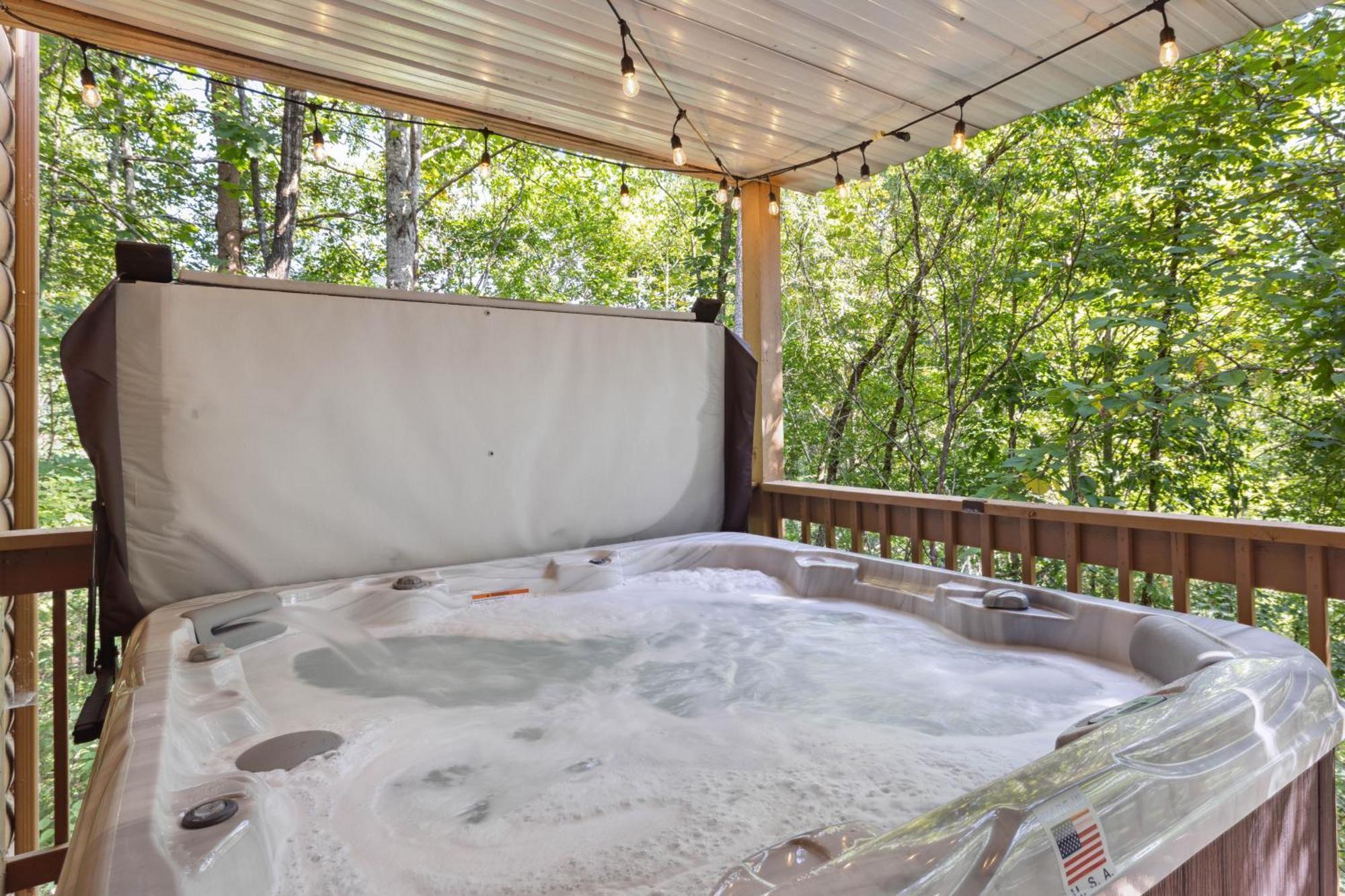 1 Min To The Parkway Spacious Cabin W 3 Suites And Extra Bedroom! Пиджен Фордж Екстериор снимка