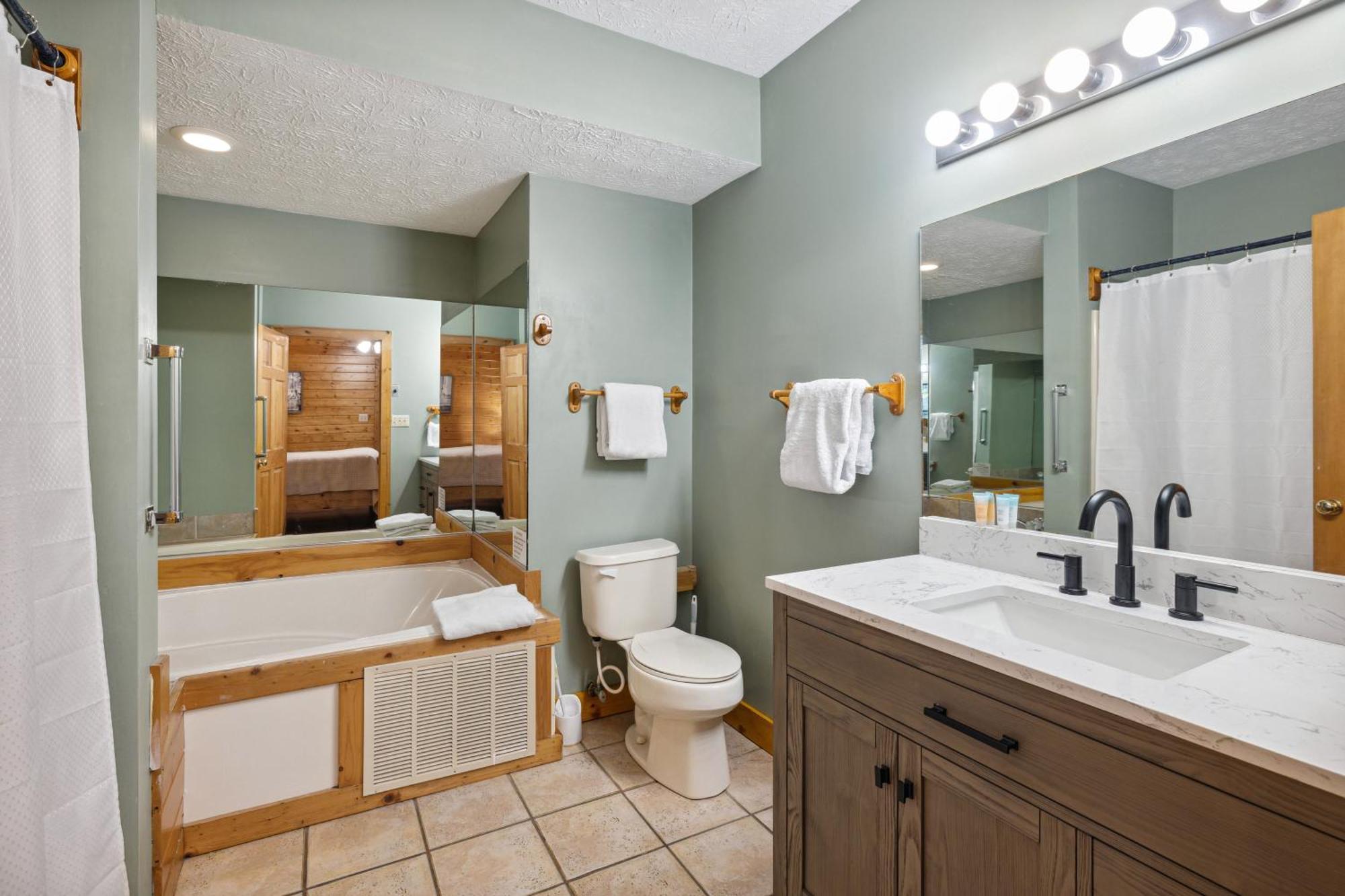 1 Min To The Parkway Spacious Cabin W 3 Suites And Extra Bedroom! Пиджен Фордж Екстериор снимка